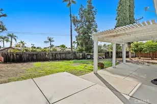 17547 Granada, Fontana, CA 92335 - Photo 21