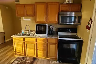 11242 Sesame, Oak Hills, CA 92344 - Photo 7