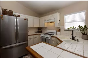 14476 Oak Knoll Ct, Fontana, CA 92337 - Photo 13