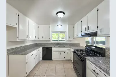 9358 Peach Avenue, Hesperia, CA 92345 - Photo 7