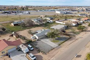 11426 Tamarisk, Hesperia, CA 92345 - Photo 35