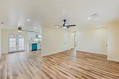 11426 Tamarisk, Hesperia, CA 92345 - Photo 7