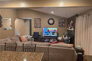 8725 Boxwood Ct, Fontana, CA 92335 - Photo 13