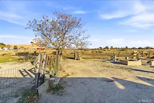 19449 Chamisal, Adelanto, CA 92301 - Photo 37