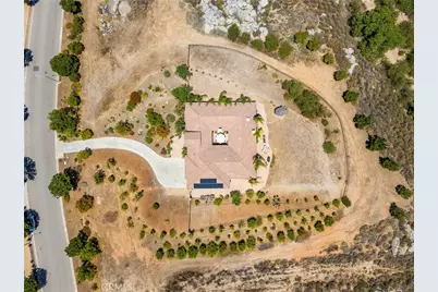 7940 Choi, Riverside, CA 92506 - Photo 5