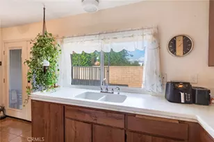 1065 Bascomb, Riverside, CA 92507 - Photo 3