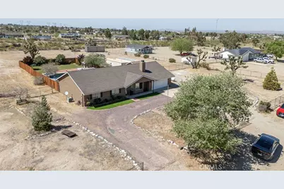 12186 Desert Ranch, Phelan, CA 92371 - Photo 3