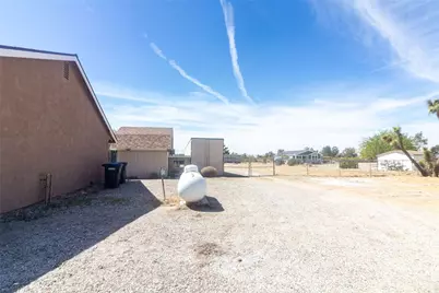 12186 Desert Ranch, Phelan, CA 92371 - Photo 13