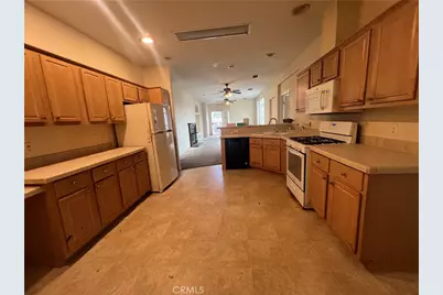 19241 Envoy, Corona, CA 92881 - Photo 7