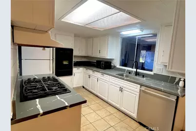 9391 California Avenue #30, Riverside, CA 92503 - Photo 3