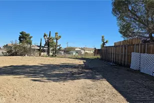 7115 Rubidoux, Yucca Valley, CA 92284 - Photo 17