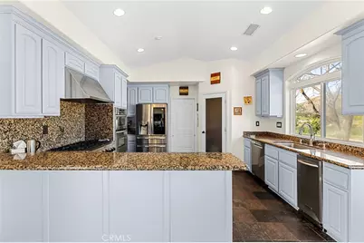 38125 Overhill Road, Temecula, CA 92592 - Photo 11