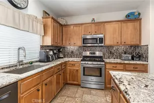 7840 La Cresta St, Highland, CA 92346 - Photo 17