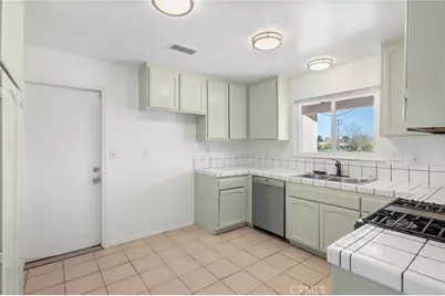 10278 Balsam Avenue, Hesperia, CA 92345 - Photo 19