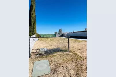 14005 Victoria, Victorville, CA 92395 - Photo 3