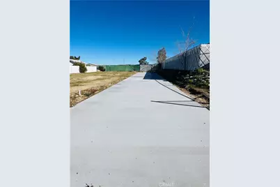 14005 Victoria, Victorville, CA 92395 - Photo 3