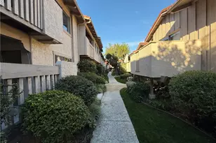 2352 Altisma, Carlsbad, CA 92009 - Photo 3