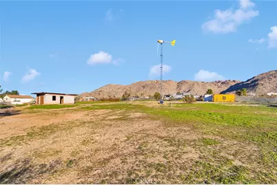 24726 Cahuilla, Apple Valley, CA 92307 - Photo 5