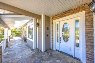 31027 E Sunset Dr, Redlands, CA 92373 - Photo 11