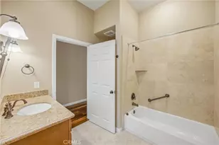 31027 E Sunset Dr, Redlands, CA 92373 - Photo 11