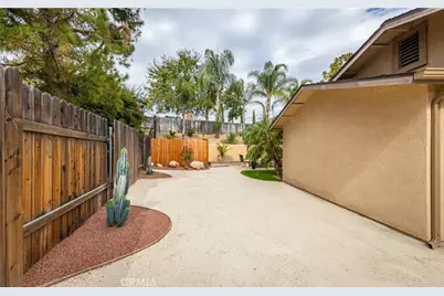 6617 Rainbow Place, Highland, CA 92346 - Photo 33