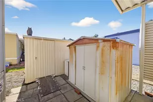 725 W Thornton, Hemet, CA 92543 - Photo 25