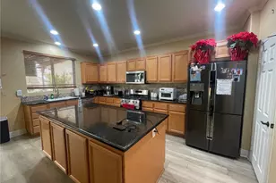 26871 Snow Canyon Cir, Moreno Valley, CA 92555 - Photo 9