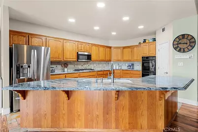 17492 Mariposa Avenue, Riverside, CA 92504 - Photo 11