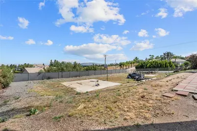 17492 Mariposa Avenue, Riverside, CA 92504 - Photo 39