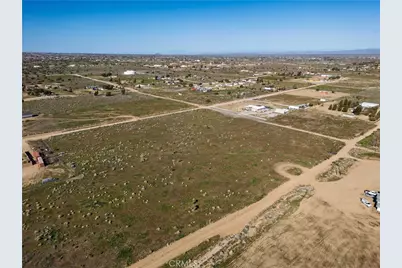 8485 White Fox Trail, Phelan, CA 92371 - Photo 13