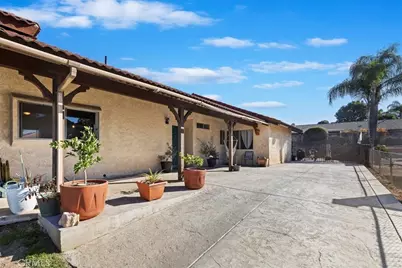 14421 Laurel Drive, Riverside, CA 92503 - Photo 39