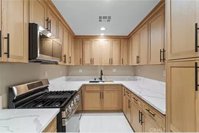 15591 El Centro, Hesperia, CA 92345 - Photo 9