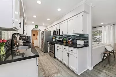 9075 Delano Drive, Riverside, CA 92503 - Photo 15