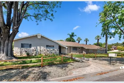 2111 Elsinore Road, Riverside, CA 92506 - Photo 3