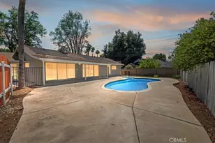 2111 Elsinore Rd, Riverside, CA 92506 - Photo 35