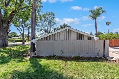 2111 Elsinore Road, Riverside, CA 92506 - Photo 9