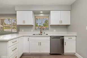 2111 Elsinore Rd, Riverside, CA 92506 - Photo 21