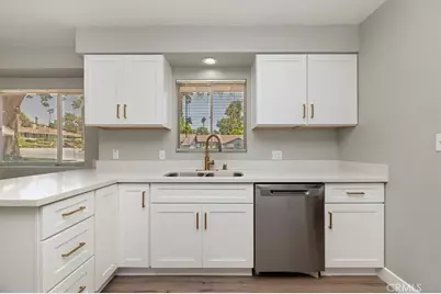 2111 Elsinore Road, Riverside, CA 92506 - Photo 21