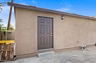 8426 Greenpoint, Riverside, CA 92503 - Photo 17