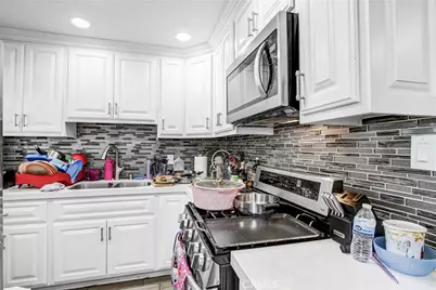 8426 Greenpoint, Riverside, CA 92503 - Photo 7