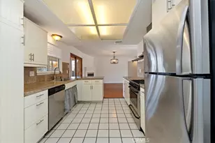 5865 Green Valley St, Riverside, CA 92504 - Photo 17