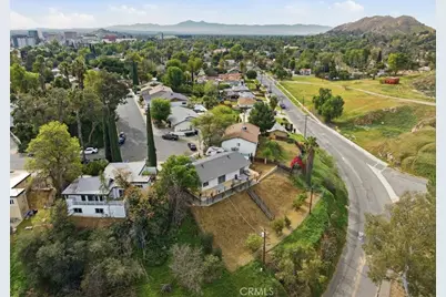 2715 Brockton, Riverside, CA 92501 - Photo 9