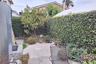 1346 W Century, Los Angeles, CA 90044 - Photo 17