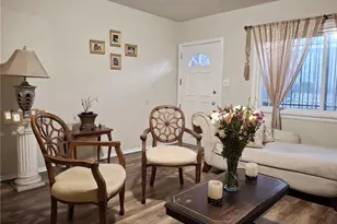 1346 W Century, Los Angeles, CA 90044 - Photo 5