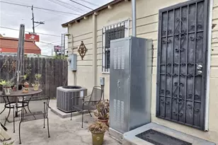 1346 W Century, Los Angeles, CA 90044 - Photo 15