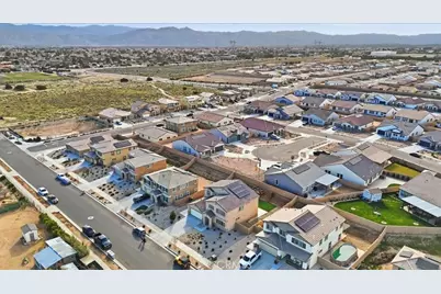 14219 Fir, Oak Hills, CA 92344 - Photo 25