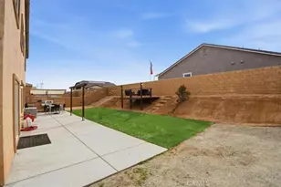 14219 Fir, Oak Hills, CA 92344 - Photo 23