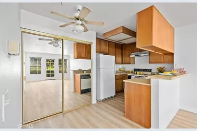 18242 Parkview, Huntington Beach, CA 92648 - Photo 7