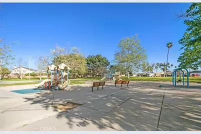 18242 Parkview, Huntington Beach, CA 92648 - Photo 21