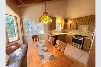 551 Community Drive, Lake Arrowhead, CA 92352 - Photo 3